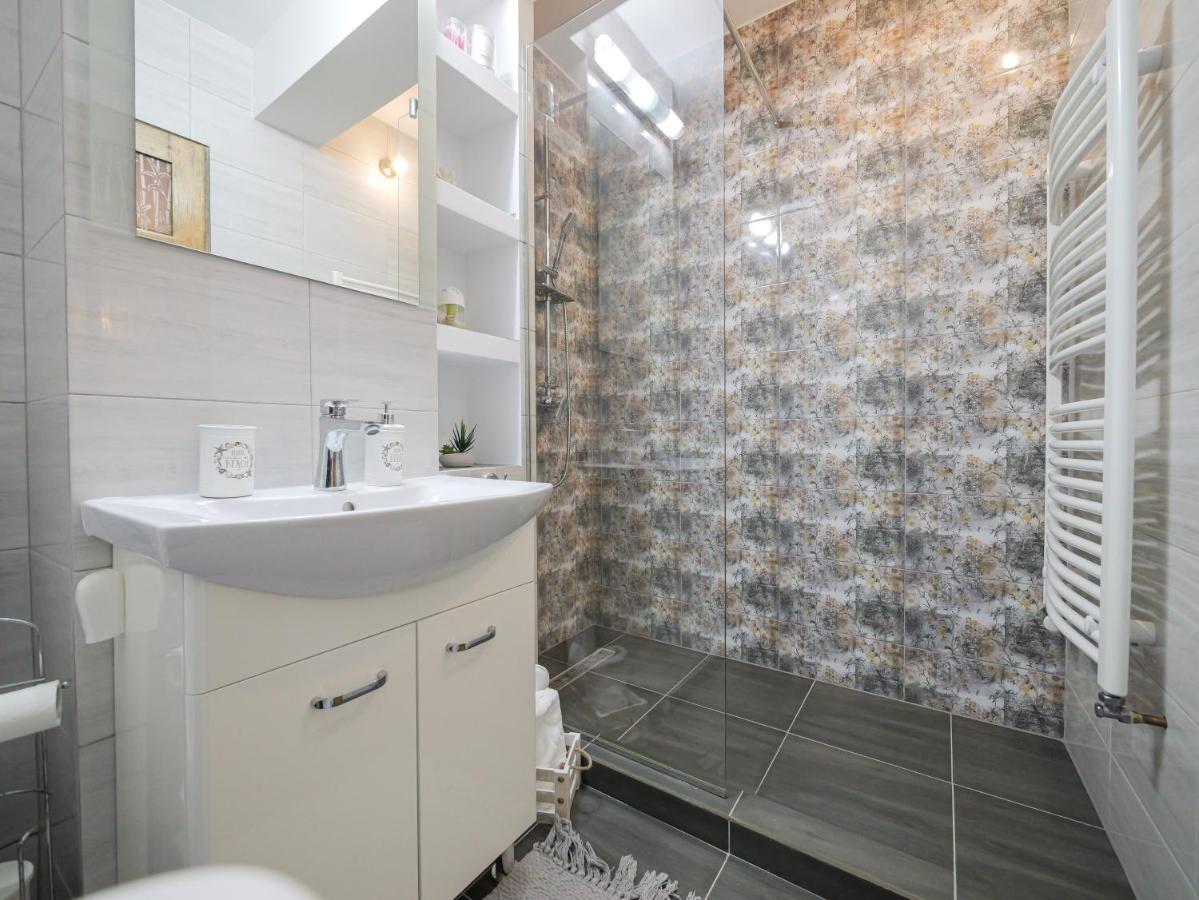 Luxury Ultracentral Curtea de Argeş Εξωτερικό φωτογραφία