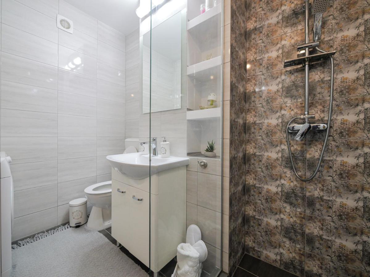 Luxury Ultracentral Curtea de Argeş Εξωτερικό φωτογραφία