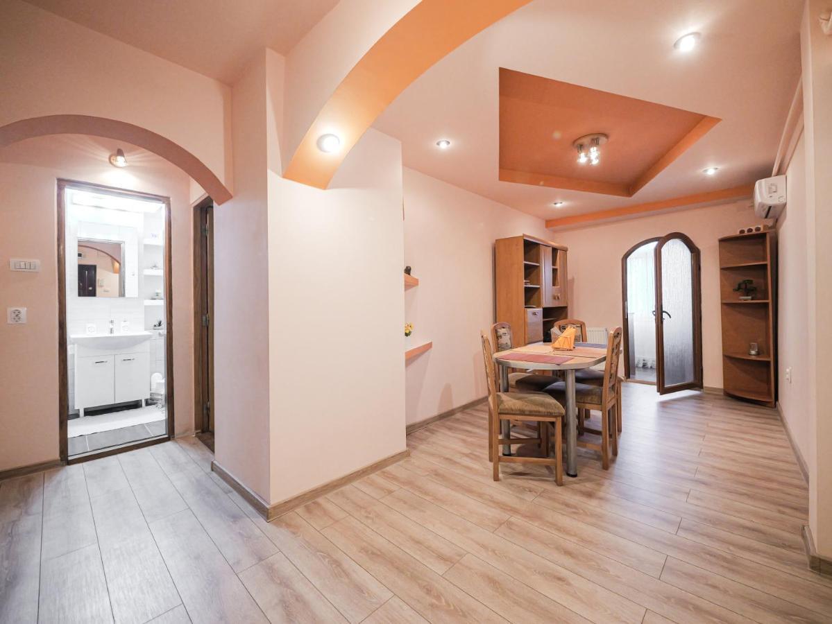 Luxury Ultracentral Curtea de Argeş Εξωτερικό φωτογραφία